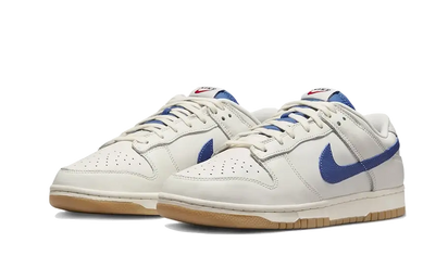 Kup oryginalne Dunk Low SE Sail Dark Marina Blue DX3198-133 - widok z drugiego boku - Sneakersy