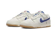 Kup oryginalne Dunk Low SE Sail Dark Marina Blue DX3198-133 - widok z drugiego boku - Sneakersy