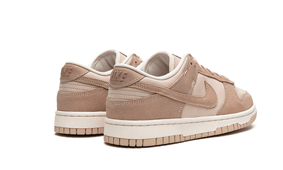 Buty Nike Dunk Low SE Sanddrift - widok z przodu - Rozmiary EU