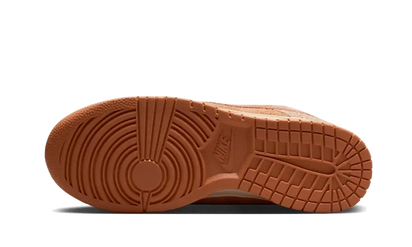 Buty Nike Dunk Low Shimmer Burnt Sunrise - widok z przodu - Rozmiary EU