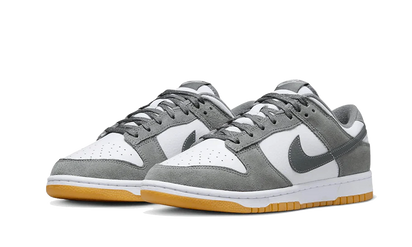 Kup oryginalne Dunk Low Smoke Grey Gum 3M Swoosh FV0389-100 - widok z drugiego boku - Sneakersy
