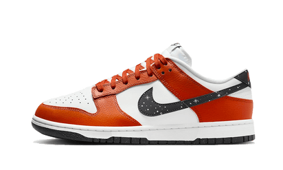 Nike Dunk Low Starry Swoosh granatowy-pomarańczowy - widok główny z boku | Saturaise.com