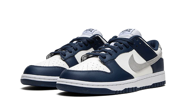Dunk Low Summit White Midnight Navy - Kup oryginalne Dunk Low Summit White Midnight Navy FD9749-400 - widok z drugiego boku - Sneakersy