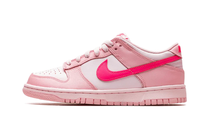 Nike Dunk Low Triple Pink (Barbie) różowy - widok główny z boku | Saturaise.com