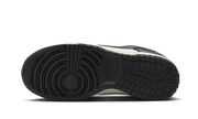 Buty Nike Dunk Low Vintage Panda - widok z przodu - Rozmiary EU
