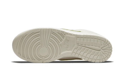 Buty Nike Dunk Low Scrap Phantom - widok z przodu - Rozmiary EU