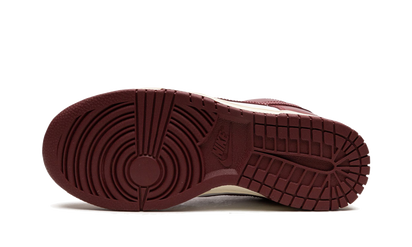 100% Oryginalne Dunk Low PRM Team Red - widok z tyłu - 655.00 PLN