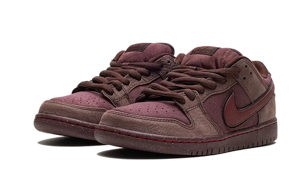 Nike SB Dunk Low City Of Love Burgundy Crush - Kup oryginalne Nike SB Dunk Low City Of Love Burgundy Crush FN0619-600 - widok z drugiego boku - Sneakersy