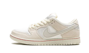 Yeezy Nike SB Dunk Low City Of Love Light Bone biały-czerwony - widok główny z boku | Saturaise.com