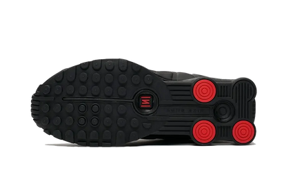 Buty Nike Shox R4 Black - widok z przodu - Rozmiary EU