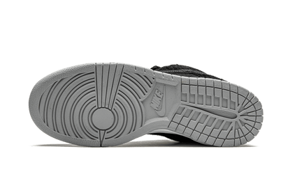 SB Dunk Low BE@RBRICK Medicom Toy - widok z tyłu - Kolekcjonerska figurka