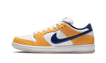 Yeezy SB Dunk Low Laser Orange biały-fioletowy - widok główny z boku | Saturaise.com