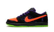 Yeezy SB Dunk Low "Night of Mischief" czarny-zielony - widok główny z boku | Saturaise.com