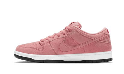 Yeezy SB Dunk Low Pink Pig biały-czerwony - widok główny z boku | Saturaise.com