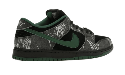 Kup oryginalne There Skateboards x Nike SB Dunk Low "Black" HF7743-001 - widok w pudełku - Sneakersy