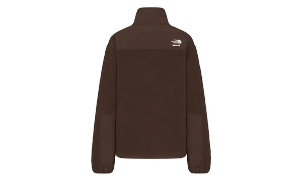 SKIMS x TNF 1995 Retro Denali Fleece Jacket Coca - SKIMS x TNF 1995 Retro Denali Fleece Jacket Coca - widok z drugiego boku - Premium Quality