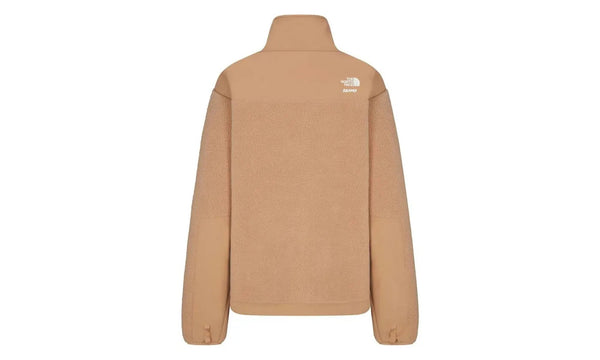 SKIMS x TNF 1995 Retro Denali Fleece Jacket Ochre - SKIMS x TNF 1995 Retro Denali Fleece Jacket Ochre - widok z drugiego boku - Premium Quality