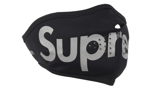 Supreme WINDSTOPPER Facemask (FW24) Black - Supreme WINDSTOPPER Facemask (FW24) Black - widok z drugiego boku - Premium Quality