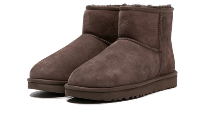 Kup oryginalne UGG Classic Mini II Boot Burnt Cedar - widok z drugiego boku - Sneakersy