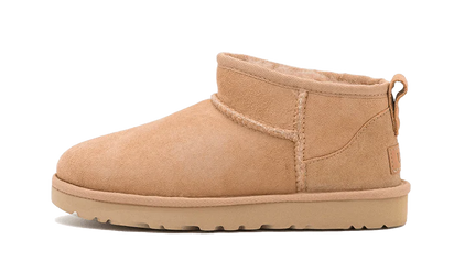 UGG UGG Classic Ultra Mini Boot Chestnut biały-brązowy - widok główny z boku | Saturaise.com