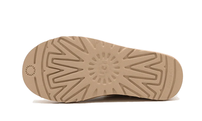 Buty UGG UGG Classic Ultra Mini Boot Chestnut - widok z przodu - Rozmiary EU