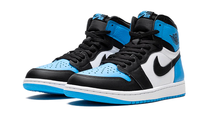 Kup oryginalne Air Jordan 1 Retro High OG UNC Toe (2023) DZ5485-400 - widok z drugiego boku - Sneakersy