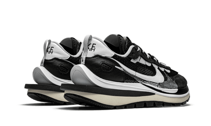 Buty Sacai Vaporwaffle Sacai Black White - widok z przodu - Rozmiary EU