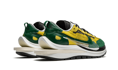 Buty Sacai Vaporwaffle Sacai Tour Yellow Stadium Green - widok z przodu - Rozmiary EU
