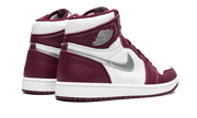 Buty Air Jordan Air Jordan 1 Retro High OG Bordeaux - widok z przodu - Rozmiary EU