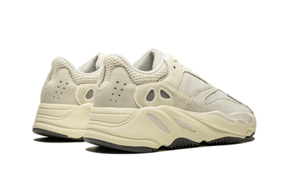 Buty Adidas Yeezy Boost 700 Analog - widok z przodu - Rozmiary EU