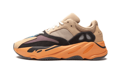 Adidas Yeezy 700 Enflame Amber czerwony-pomarańczowy - widok główny z boku | Saturaise.com