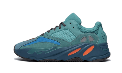 Adidas Yeezy 700 Faded Azure czerwony-niebieski - widok główny z boku | Saturaise.com