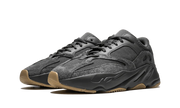 Kup oryginalne Yeezy Boost 700 Utility Black - widok z drugiego boku - Sneakersy