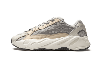Adidas Yeezy 700 V2 Cream beżowy - widok główny z boku | Saturaise.com