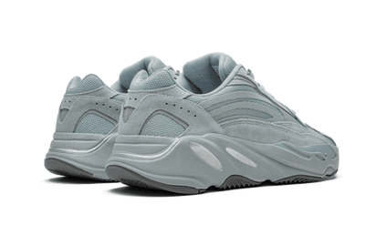 Buty Adidas Yeezy 700 V2 Hospital Blue - widok z przodu - Rozmiary EU