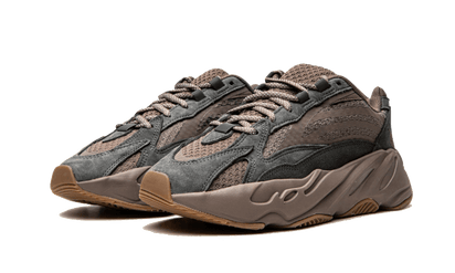 Kup oryginalne Yeezy 700 V2 Mauve - widok z drugiego boku - Sneakersy