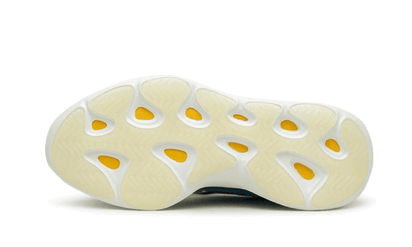 100% Oryginalne Yeezy 700 V3 Arzareth - widok z tyłu - 1195.00 PLN