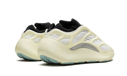 Buty Adidas Yeezy 700 V3 Azael - widok z przodu - Rozmiary EU