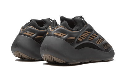 Buty Adidas Yeezy 700 V3 Clay Brown - widok z przodu - Rozmiary EU