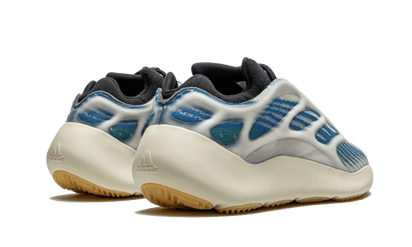 Buty Adidas Yeezy 700 V3 Kyanite - widok z przodu - Rozmiary EU