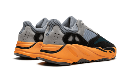 Buty Adidas Yeezy 700 Wash Orange - widok z przodu - Rozmiary EU