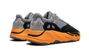 Buty Adidas Yeezy 700 Wash Orange - widok z przodu - Rozmiary EU