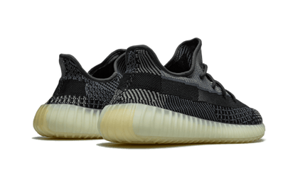 Buty Adidas Yeezy Boost 350 V2 Carbon - widok z przodu - Rozmiary EU