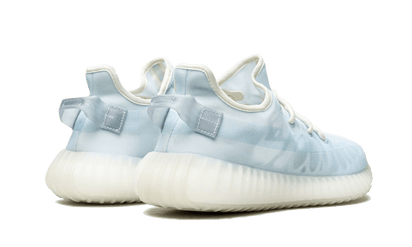 Buty Adidas Yeezy Boost 350 V2 Mono Ice - widok z przodu - Rozmiary EU