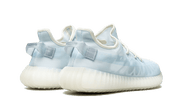 Buty Adidas Yeezy Boost 350 V2 Mono Ice - widok z przodu - Rozmiary EU