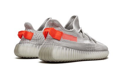 Buty Adidas Yeezy Boost 350 V2 Tail Light - widok z przodu - Rozmiary EU