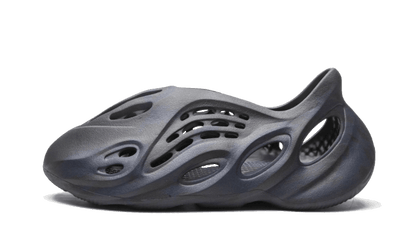 Yeezy Yeezy Foam RNNR Mineral Blue niebieski - widok główny z boku | Saturaise.com