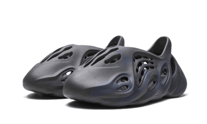 Kup oryginalne Yeezy Foam RNNR Mineral Blue - widok z drugiego boku - Sneakersy