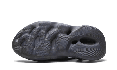 100% Oryginalne Yeezy Foam RNNR Mineral Blue - widok z tyłu - 725.00 PLN