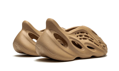 Buty Adidas Yeezy Foam RNNR Ochre - widok z przodu - Rozmiary EU